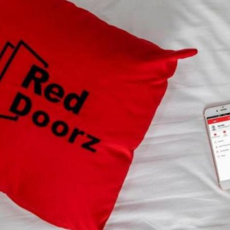 Готель Reddoorz Syariah At Jalan Menteri Supeno Джок'якарта Екстер'єр фото